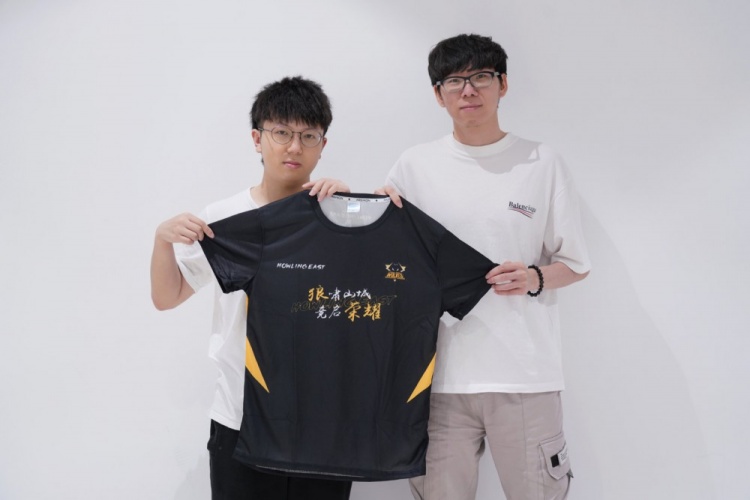 跳起了热闹 跳起了热闹