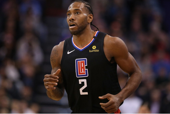 足球场上的 足球场上的