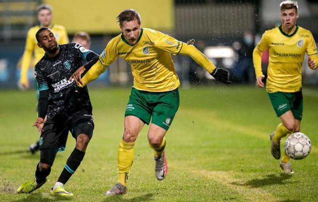 一边细心讲 一边细心讲